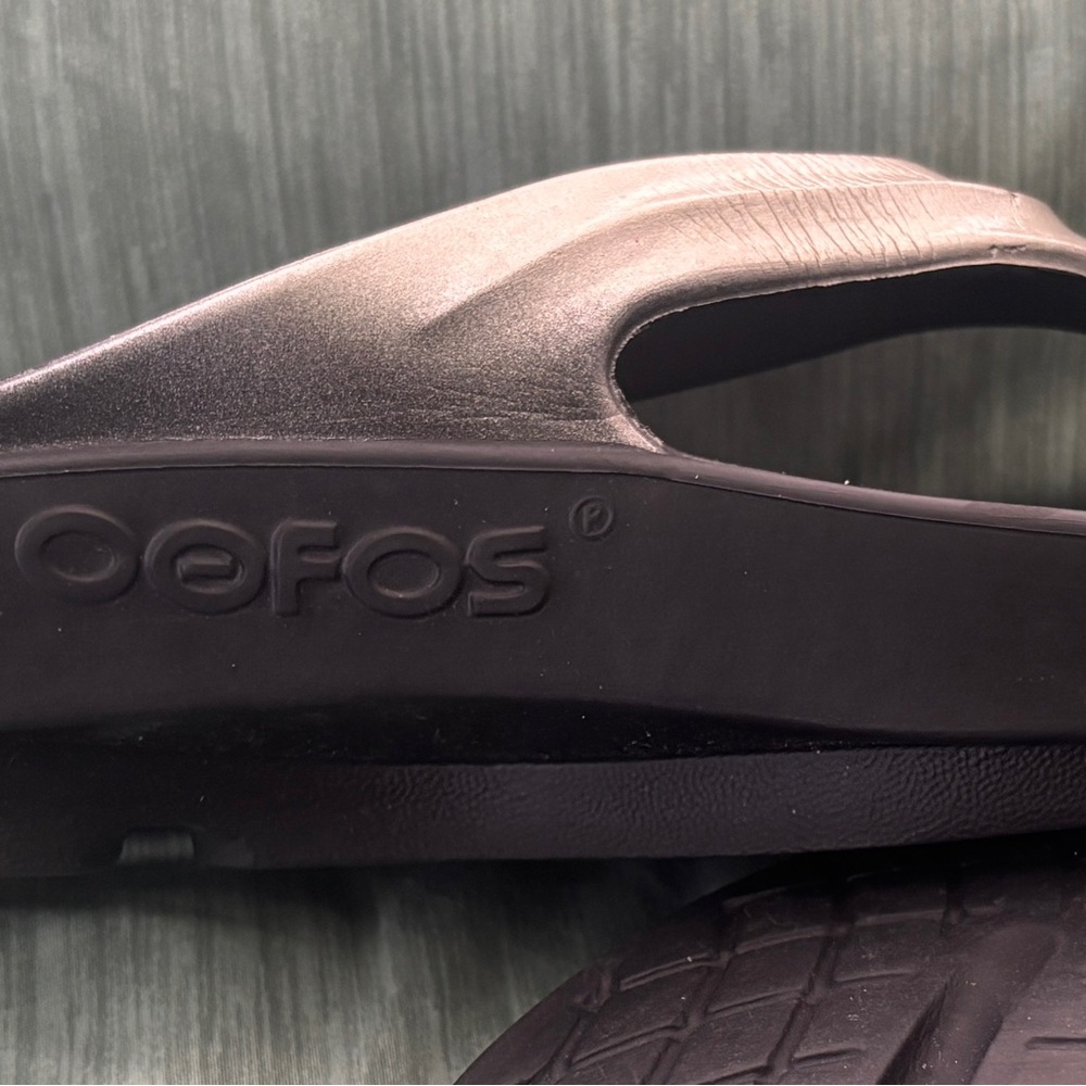 OOFOS Black and Gray Comfort Sandals